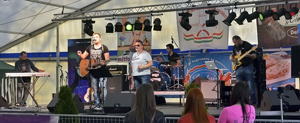 Élő koncert